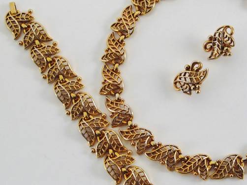 Trifari vintage `Golden Laurel` gold tone necklace, bracelet & earrings 1940`s ca, American